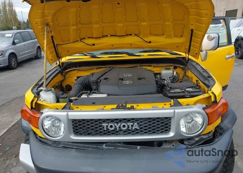 2007 Toyota Fj Cruiser z USA, uszkodzony, nr VIN JTEBU11F170082591